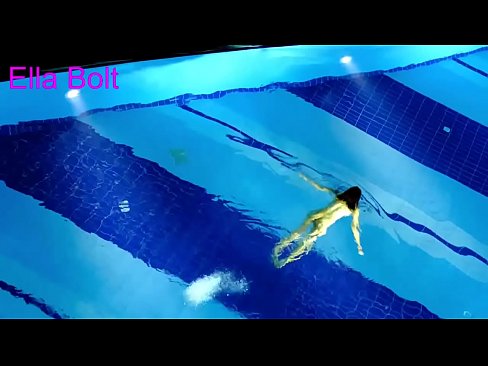 ❤️ Je ne peux pas m'arrêter de regarder, jeune blonde prise en train de nager nue dans la piscine de la station ELLA BOLT. ☑ Porno beau at us fr.com-milf-300.ru ❌