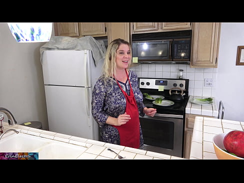 ❤️ Belle-mère qui le traie dans la cuisine avant son rendez-vous. ☑ Porno beau at us fr.com-milf-300.ru ❌