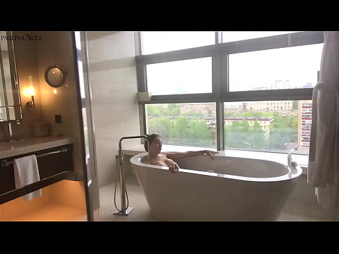 ❤️ Une énorme nana se branlant passionnément la chatte dans la salle de bains ☑ Porno beau at us fr.com-milf-300.ru ❌